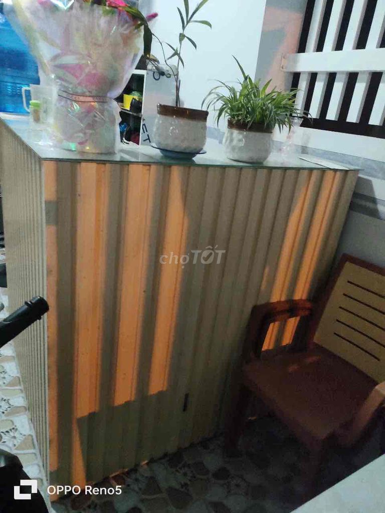 Tủ tính tiền quán ăn hoặc shop. Mua bán Tủ, kệ gia đình tại Quận Bình Thuỷ Cần Thơ được đăng bởi Tran Phuong Linh hình 4