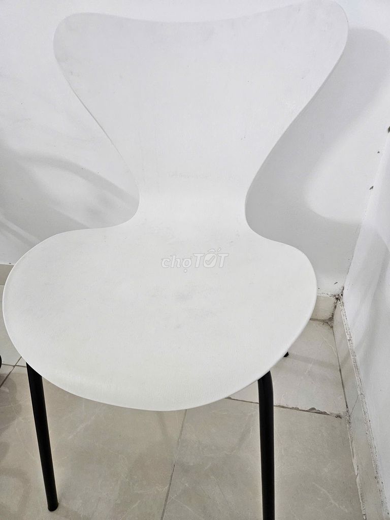 2 Ghế ăn Swan chair Nhựa đúc PP chân sắt Ghi trắng. Mua bán Bàn ghế tại Quận Hai Bà Trưng Hà Nội được đăng bởi Thị Thanh Hằng Triệu hình 1