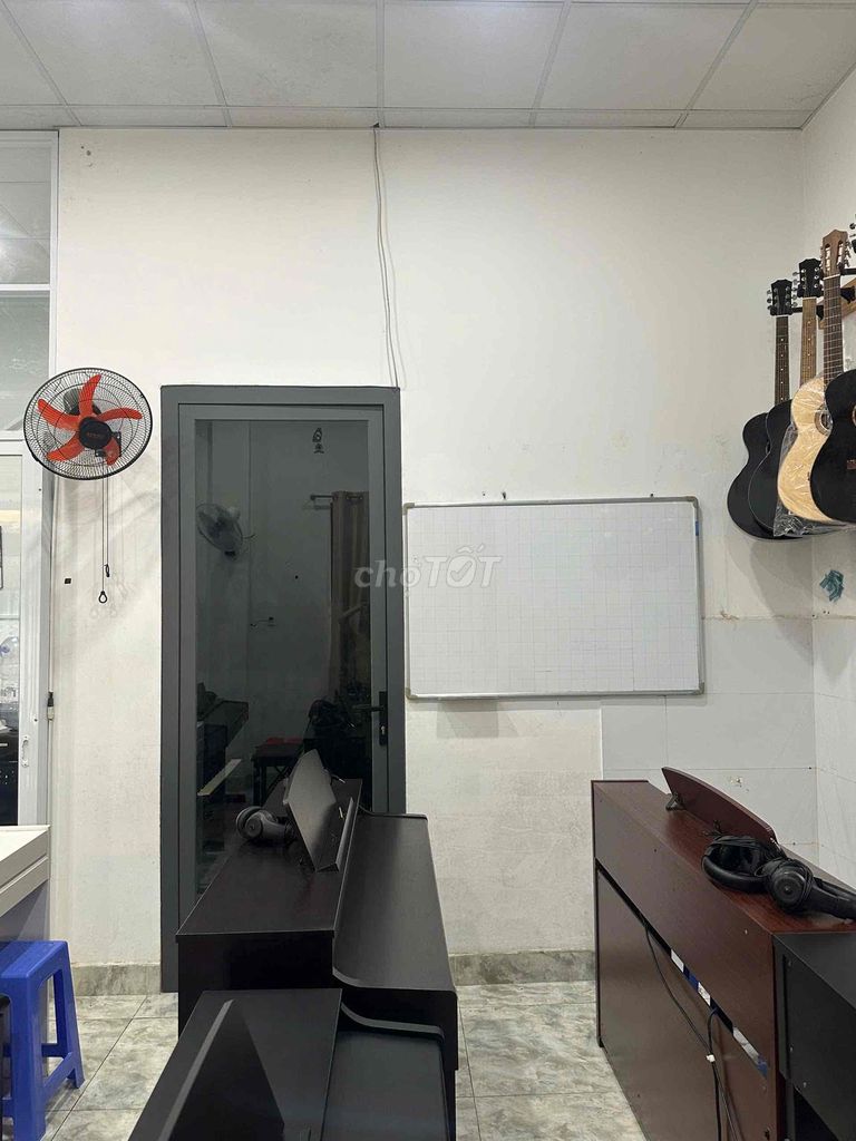 Bảng trắng 80 x 1m2 dễ lau chùi. Mua bán Đồ dùng văn phòng tại Thành phố Biên Hòa Đồng Nai được đăng bởi nguyen linh hình 1