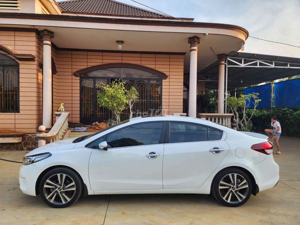 Kia Cerato 2017 1.6 AT - 55000 km. Mua bán Ô tô tại Thành phố Buôn Ma Thuột Đắk Lắk được đăng bởi Thủy Nguyễn hình 2