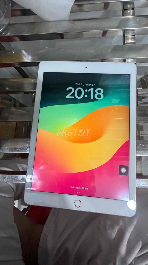 Apple iPad (thế hệ 6) 128GB rẻ ngon. Mua bán Máy tính bảng tại Quận 7 Tp Hồ Chí Minh được đăng bởi Thanh hình 1