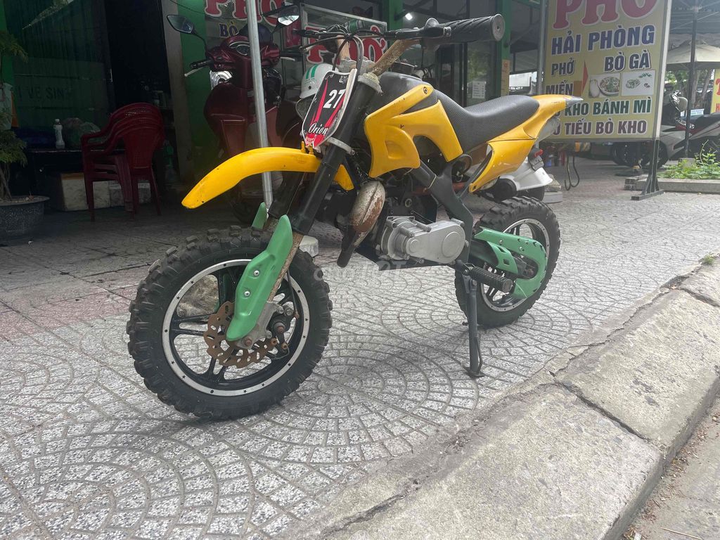 Xe mô tô mini Vàng, xanh lá Người mới tập lái