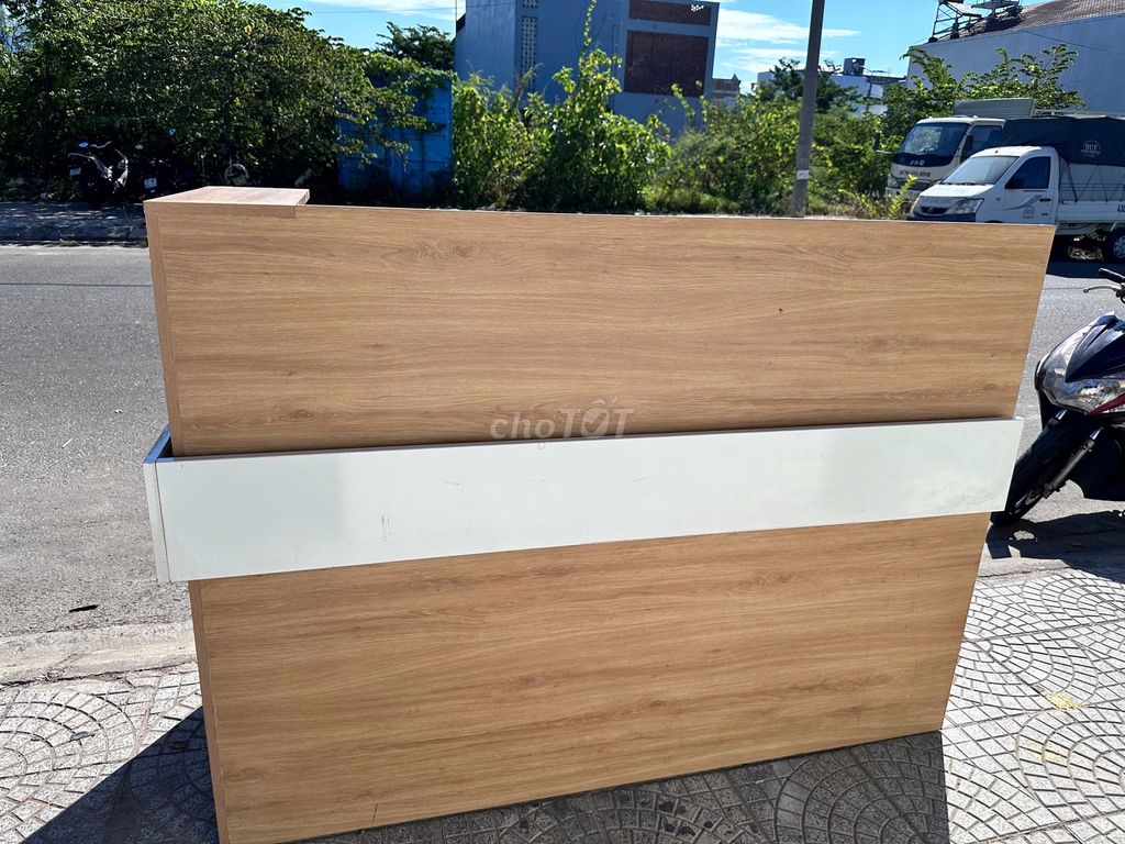 Quầy lễ tân gỗ vàng 1m6 Hiện đại. Mua bán Bàn ghế tại Quận Ngũ Hành Sơn Đà Nẵng được đăng bởi Đồ Cũ TTpro hình 1