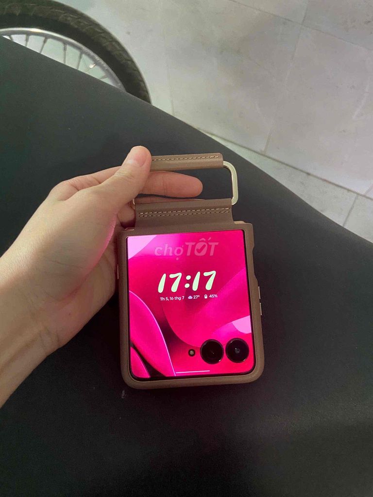 Motorola Razr 60 Ultra 256GB Lưng gỗ. Mua bán Điện thoại tại Thành phố Thủ Đức Tp Hồ Chí Minh được đăng bởi long hình 1