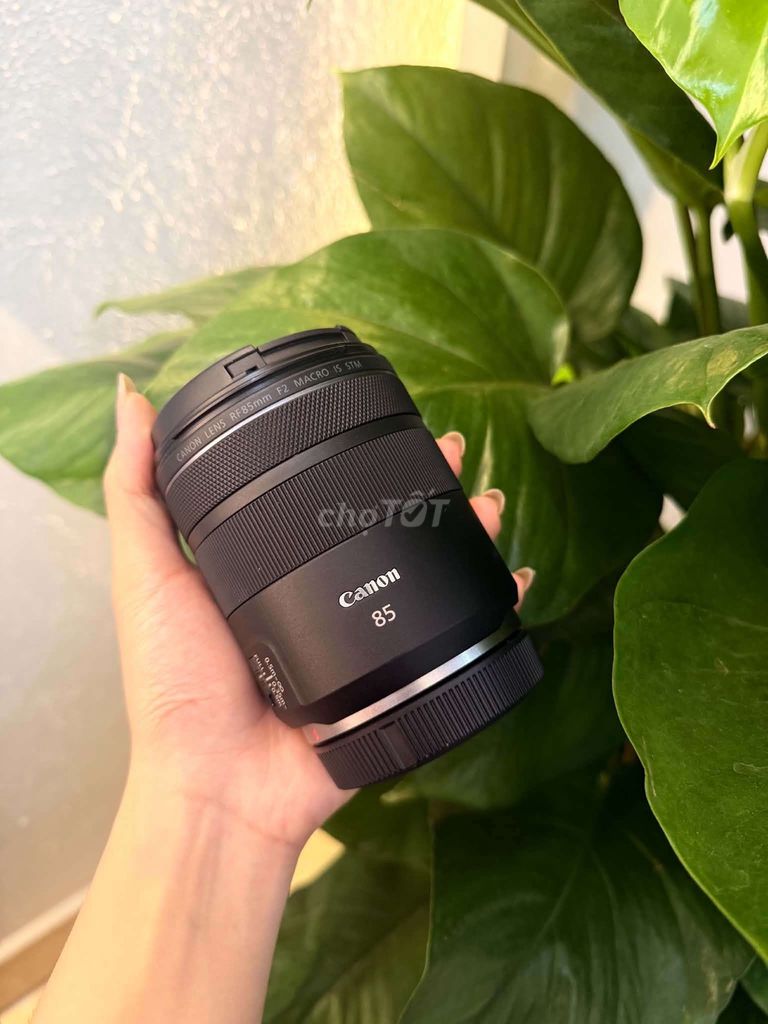 Ống kính Canon RF 85mm f/2 Macro IS STM. Mua bán Máy ảnh, Máy quay tại Quận 11 Tp Hồ Chí Minh được đăng bởi Nguyễn Trung Linh hình 1