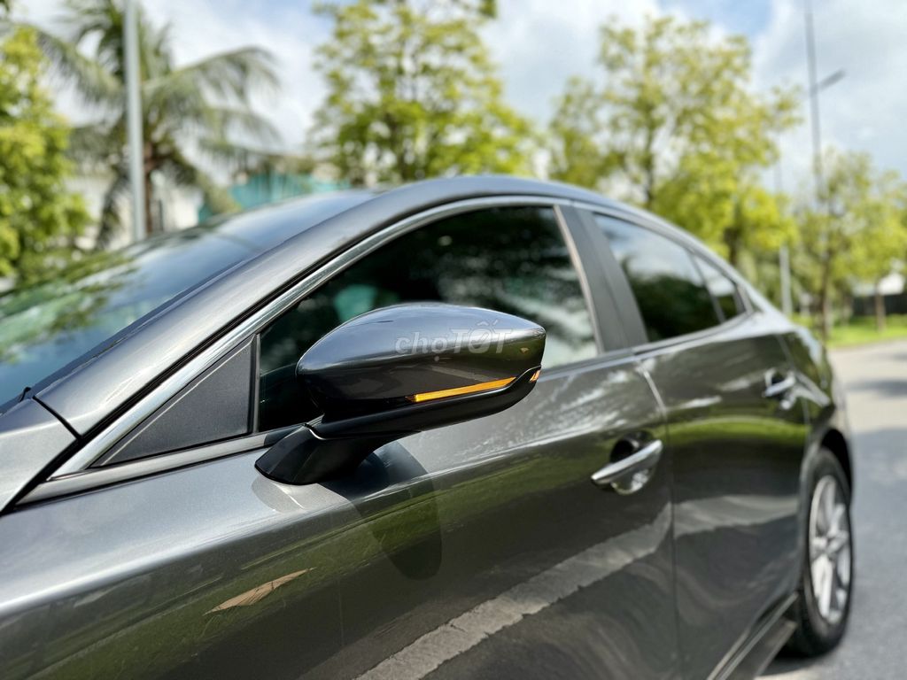 Mazda 3 1.5 Luxury 2021 màu xám titan. Mua bán Ô tô tại Quận Long Biên Hà Nội được đăng bởi Nguyễn Chi hình 3