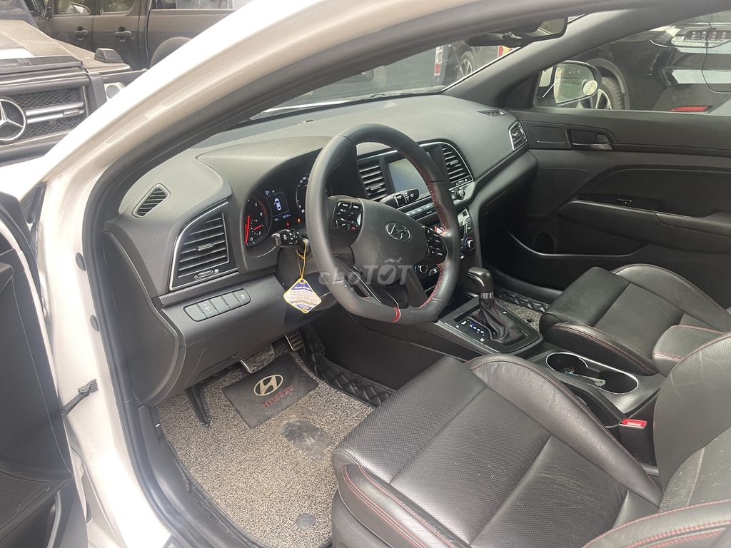 Hyundai Elantra 2019 Sport 1.6 AT - 74000 km. Mua bán Ô tô tại Quận Cầu Giấy Hà Nội được đăng bởi Phương anh hình 3