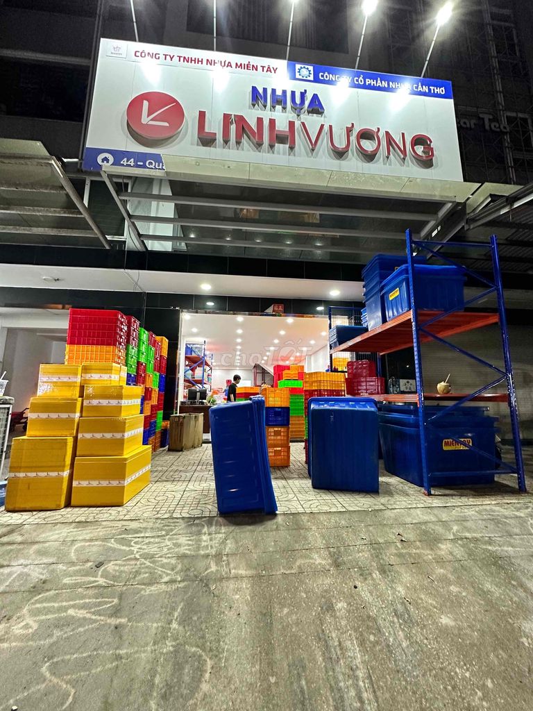 cần tuyển 2 nhân viên livestream tại Q8. Việc làm tại Quận 8 Tp Hồ Chí Minh được đăng bởi cửa hàng nhựa Linh Vương hình 4