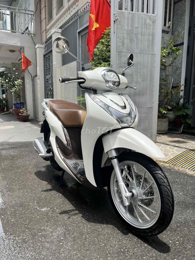 Dư dùng sh mode trắng ABS, ODO 951km, cần ra đi. Mua bán Xe máy tại Quận 3 Tp Hồ Chí Minh được đăng bởi Cao Lợi hình 1