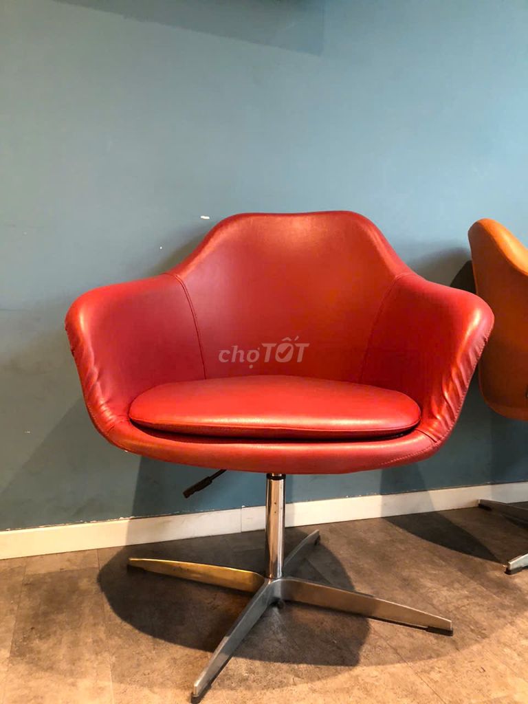 Ghế Armchair Da Đỏ Điều chỉnh độ cao. Mua bán Bàn ghế tại Quận 3 Tp Hồ Chí Minh được đăng bởi Phạm Hoàng Bảo Nhi hình 1