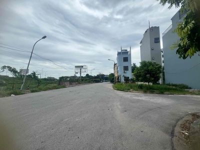 Phân lô ô tô tránh, Vỉa hè 30m2, Giá đẹp 5.6 tỷ