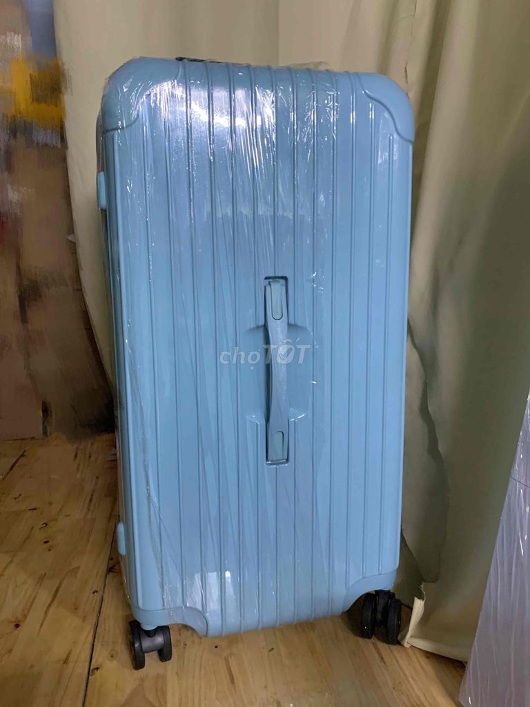 Thanh Lý Vali 32inch cỡ lớn (TỰ VẬN CHUYỂN). Mua bán Túi xách tại Quận Gò Vấp Tp Hồ Chí Minh được đăng bởi Nguyễn Thy hình 1