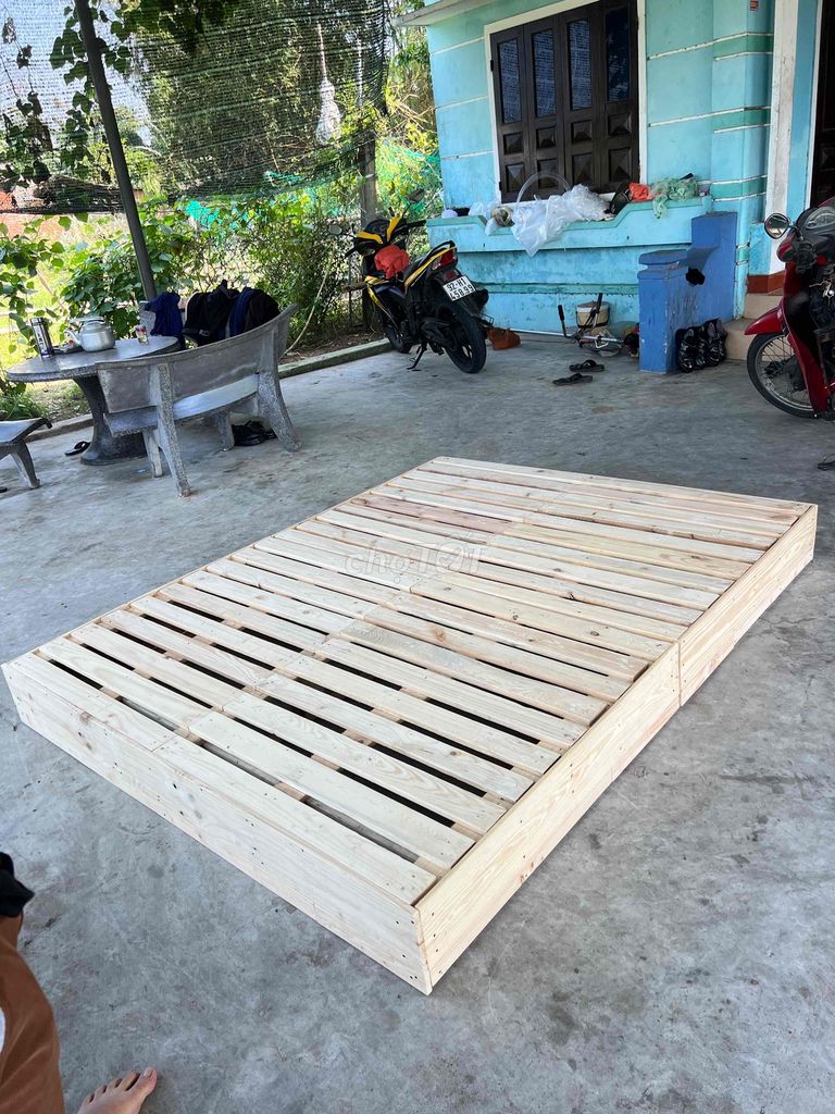 giường sạp pallet giá rẻ tại kho cho sv