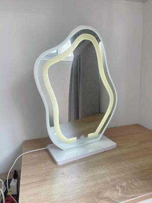 GƯƠNG TRANG ĐIỂM CÓ ĐÈN LED CẢM ỨNG VÂN TAY. Mua bán Nội thất, đồ gia dụng khác tại Quận Tân Phú Tp Hồ Chí Minh được đăng bởi Bùi Thị Hồng Lam 