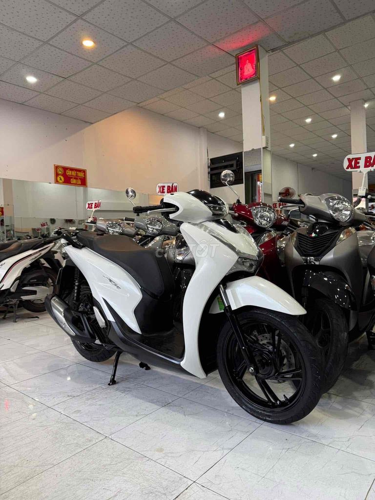 SH 125 - 2022 - Odo 7 Ngàn - Zin Êm Đẹp - BS 68. Mua bán Xe máy tại Thành phố Rạch Giá Kiên Giang được đăng bởi XE MÁY CŨ TÂN 128 hình 7