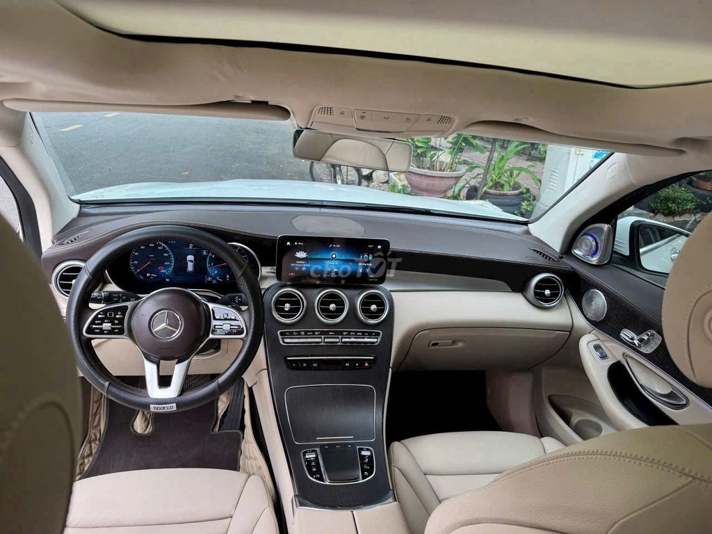 Mercedes-Benz GLC 300 4Matic trắng 2021- 38000 km. Mua bán Ô tô tại Thành phố Thủ Đức Tp Hồ Chí Minh được đăng bởi sang  hình 3