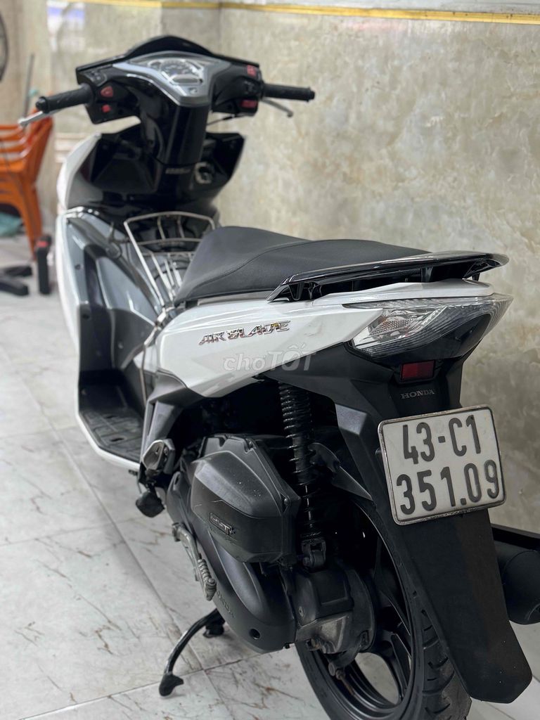 AB 125 đời 2014 trắng đen mới keng 43C1-351.09. Mua bán Xe máy tại Quận Sơn Trà Đà Nẵng được đăng bởi Minh Dũng bán trả góp 136 vân đồn  hình 4