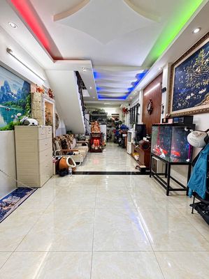 Townhouse 42.8 m² · 3 bed · Đường Lạc Long Quân