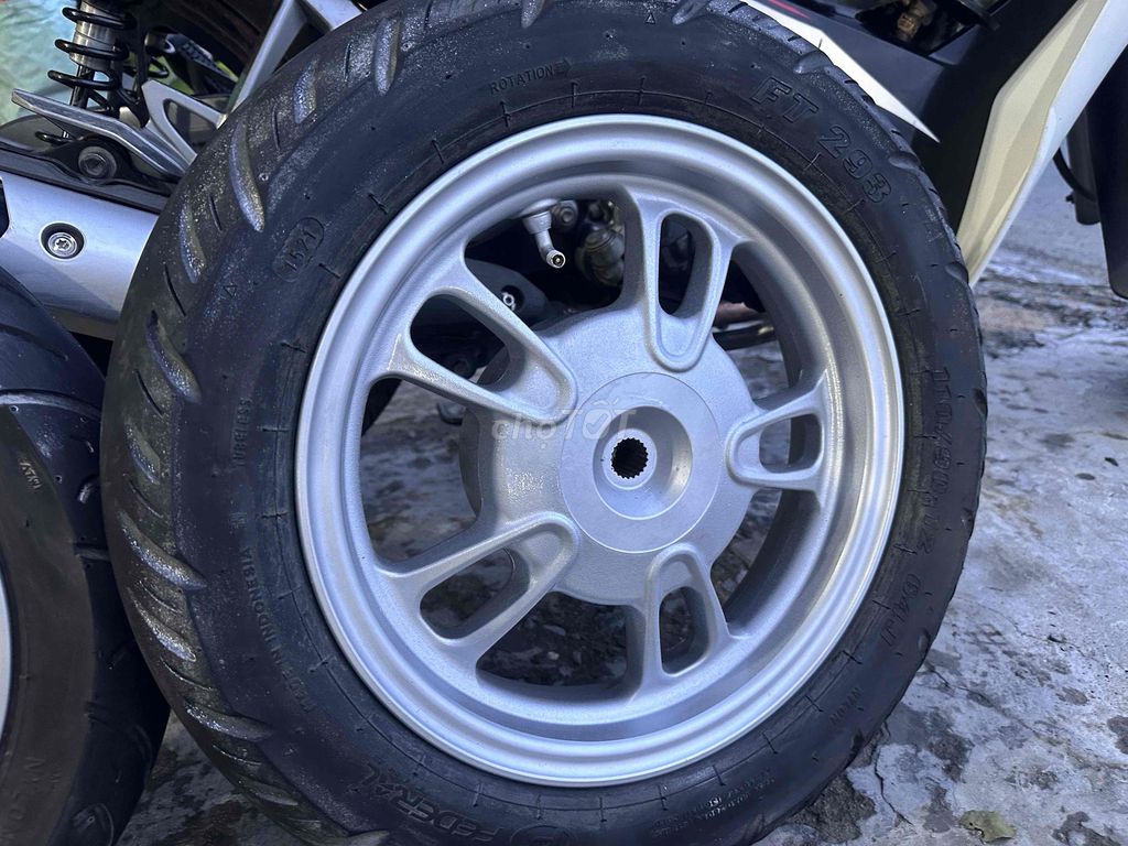 Mâm scoopy 2022 zin Sơn lại mới. Mua bán Phụ tùng xe tại Huyện Bình Tân Vĩnh Long được đăng bởi Bột hình 2