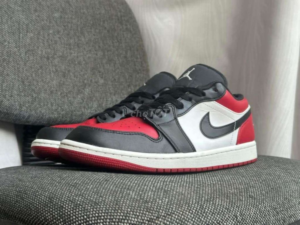 ( Size 42 ) Giày jordan 1 low Bred toe chính hãng