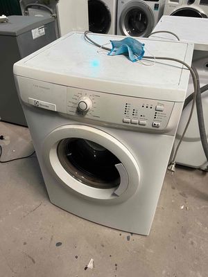 thanh lí máy giặt Electrolux 7kg zin 99%