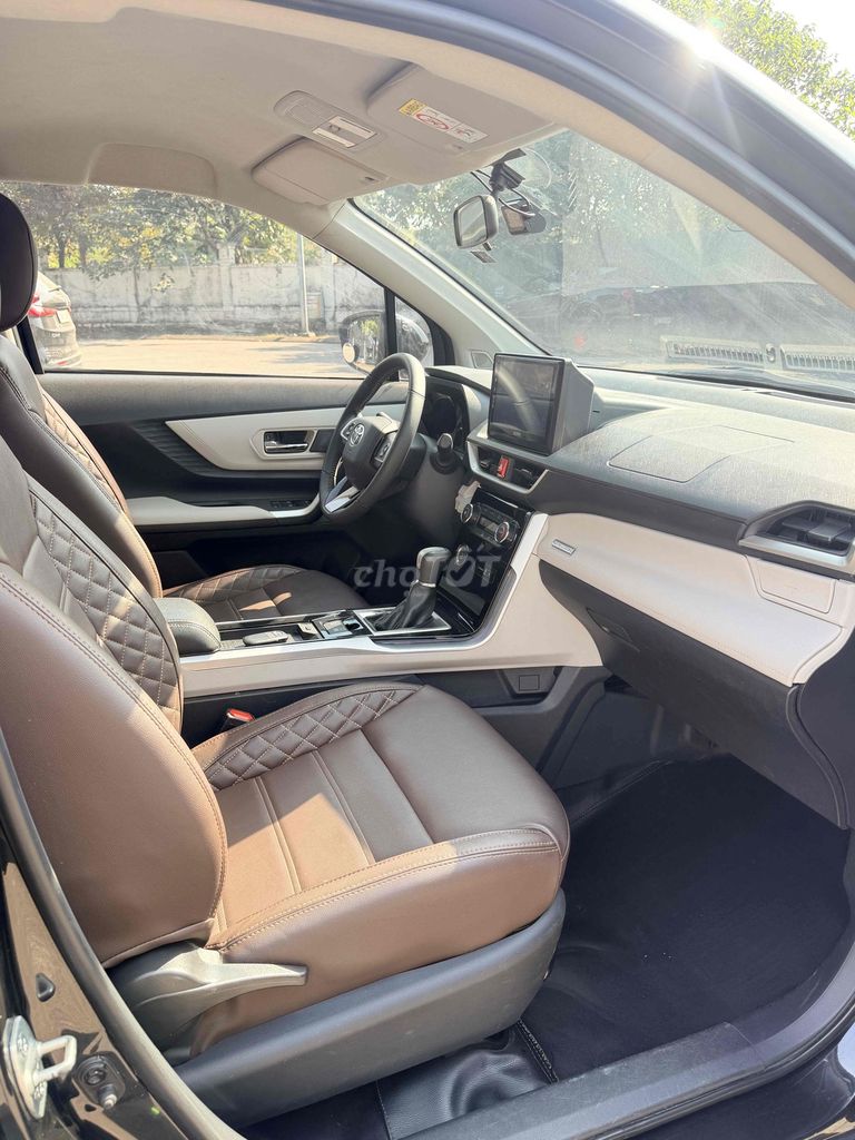 Toyota Veloz 2022 80000 km Đen. Mua bán Ô tô tại Quận Long Biên Hà Nội được đăng bởi Đào Việt Phương hình 8