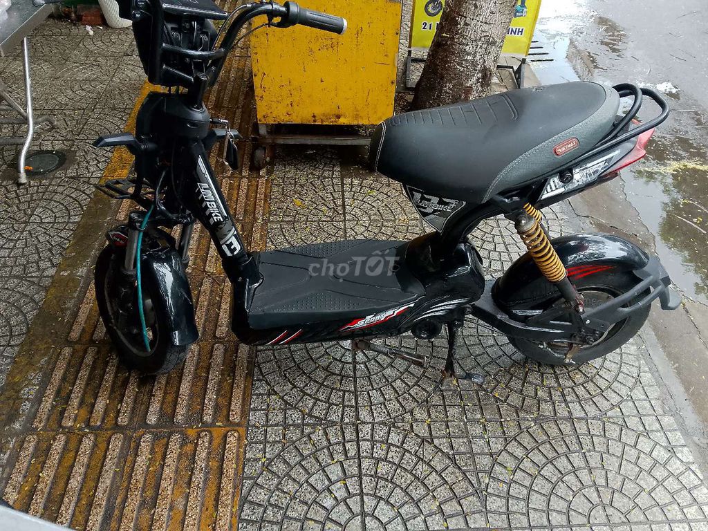 Xe đạp điện  màu đen. Mua bán Xe điện tại Quận Sơn Trà Đà Nẵng được đăng bởi Nguyễn thái hoài hình 4