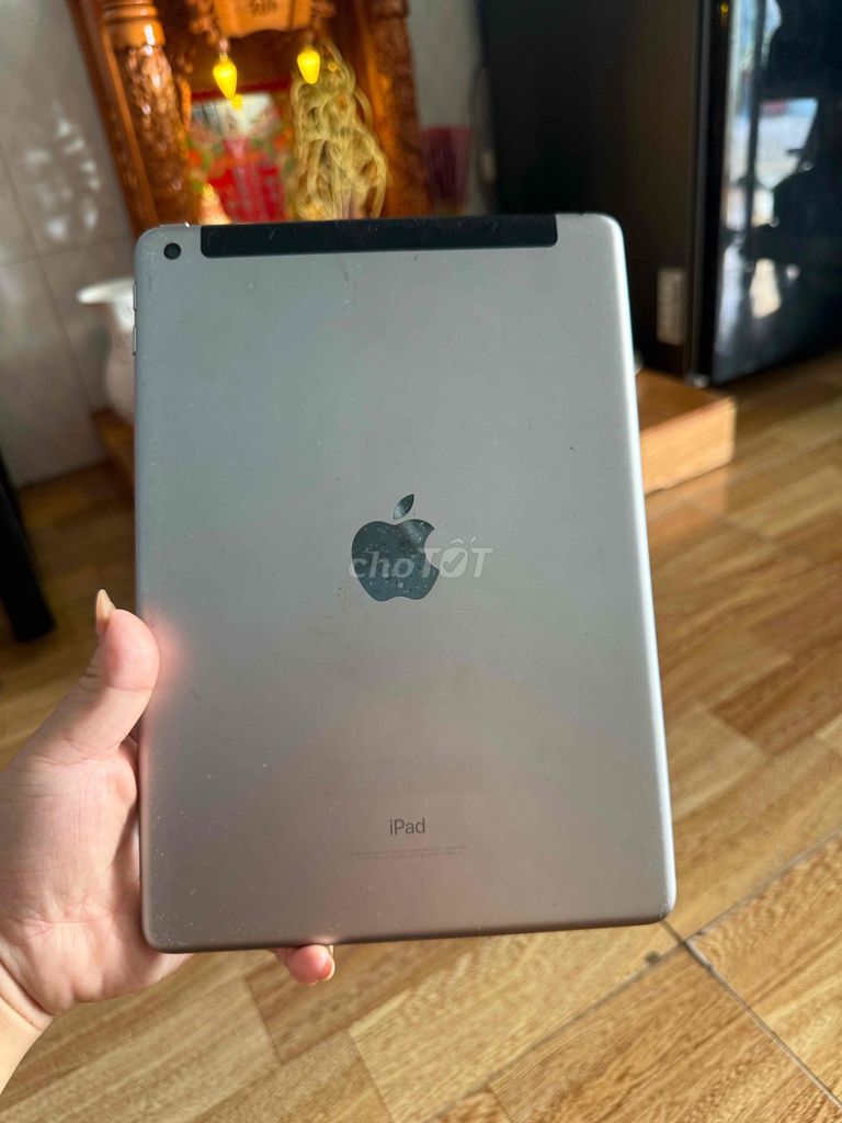 Apple iPad Gen 5 32GB Bạc. Mua bán Máy tính bảng tại Quận Bình Tân Tp Hồ Chí Minh được đăng bởi xá xị mobie hình 1