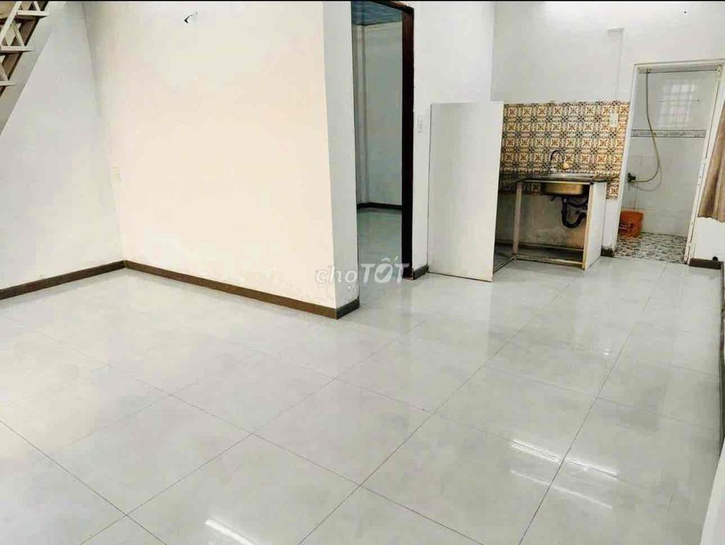 Nhà mặt tiền hẻm 1247 Huỳnh Tấn Phát 40m2 tiện kinh doanh nhỏ