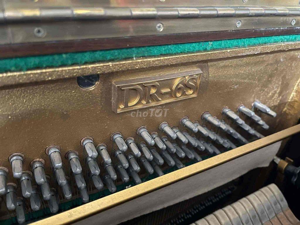 piano cơ kiểu cổ điển gỗ Sồi giá tốt