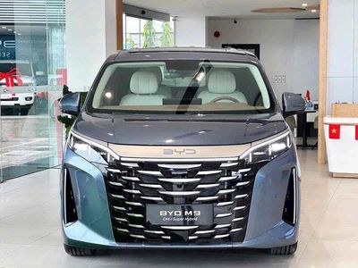 BYD M9 Ô tô xăng + điện có thể sạc tại nhà