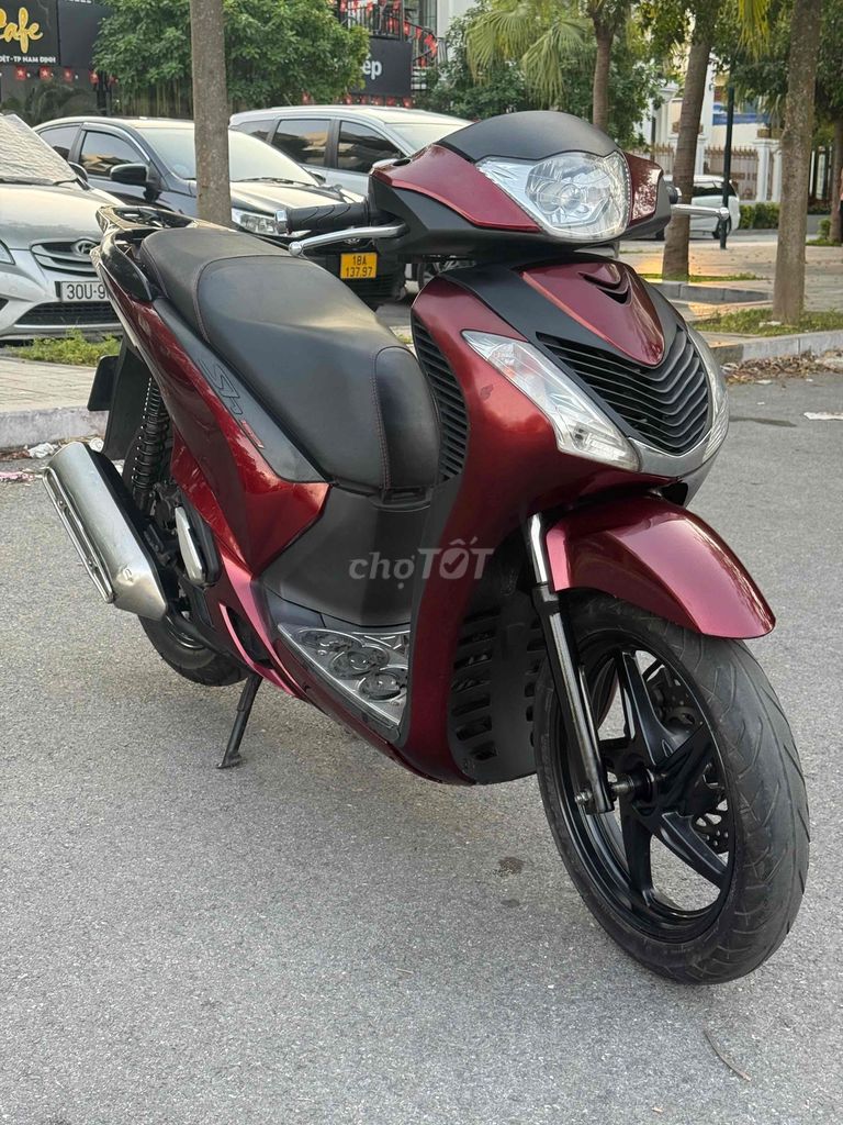 Sh việt 2016 chính chủ lên phom biển dể nhìn. Mua bán Xe máy tại Thành phố Nam Định Nam Định được đăng bởi Bảo Nhi Trần hình 1