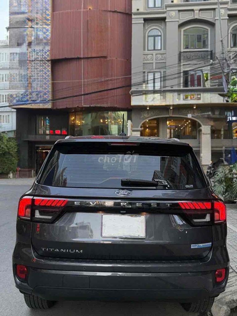 Ford Everest 2022 Titanium 2.0L 4x2 AT - 24000 km. Mua bán Ô tô tại Quận Nam Từ Liêm Hà Nội được đăng bởi Tên chưa cung cấp hình 3