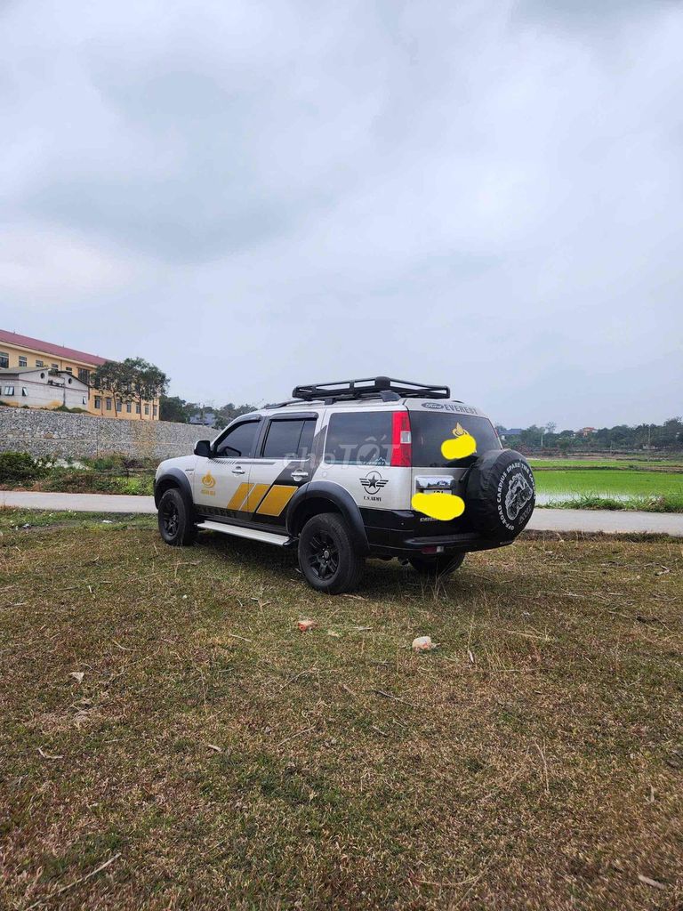 Ford Everest 2.5L 4x2 MT 2008 Сребристый