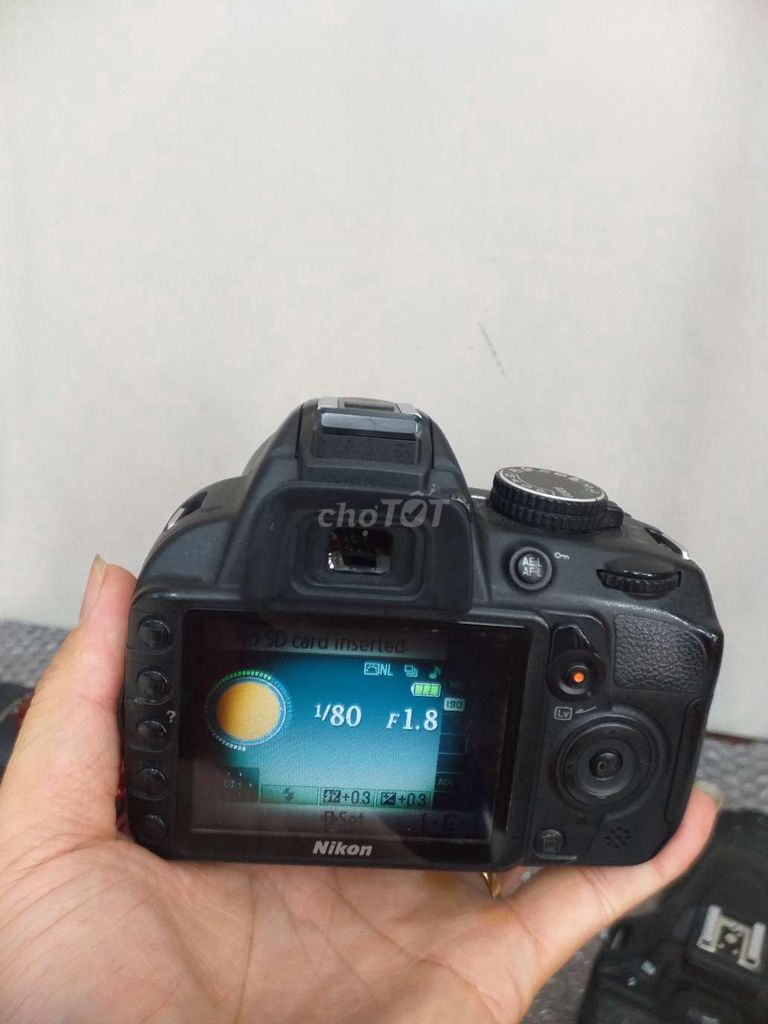 Nikon d3100 .50G f1.8.new 98%