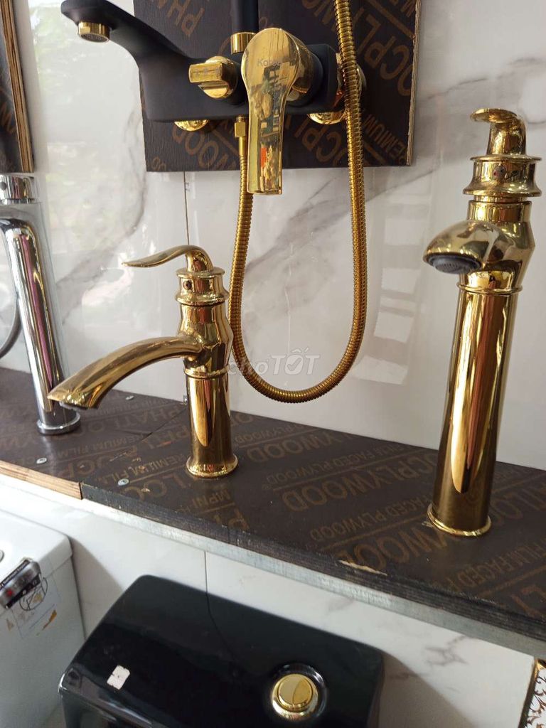 Sen vòi Inox lõi đồng Vàng. Mua bán Thiết bị vệ sinh, nhà tắm tại Quận Đống Đa Hà Nội được đăng bởi tk 681 hình 1