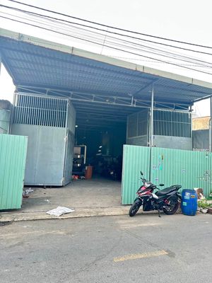 CHO THUÊ XƯỞNG 300M TÂN ĐÔNG HIỆP CÓ 3 PHA GẦN NGÃ 3 ÔNG XÃ