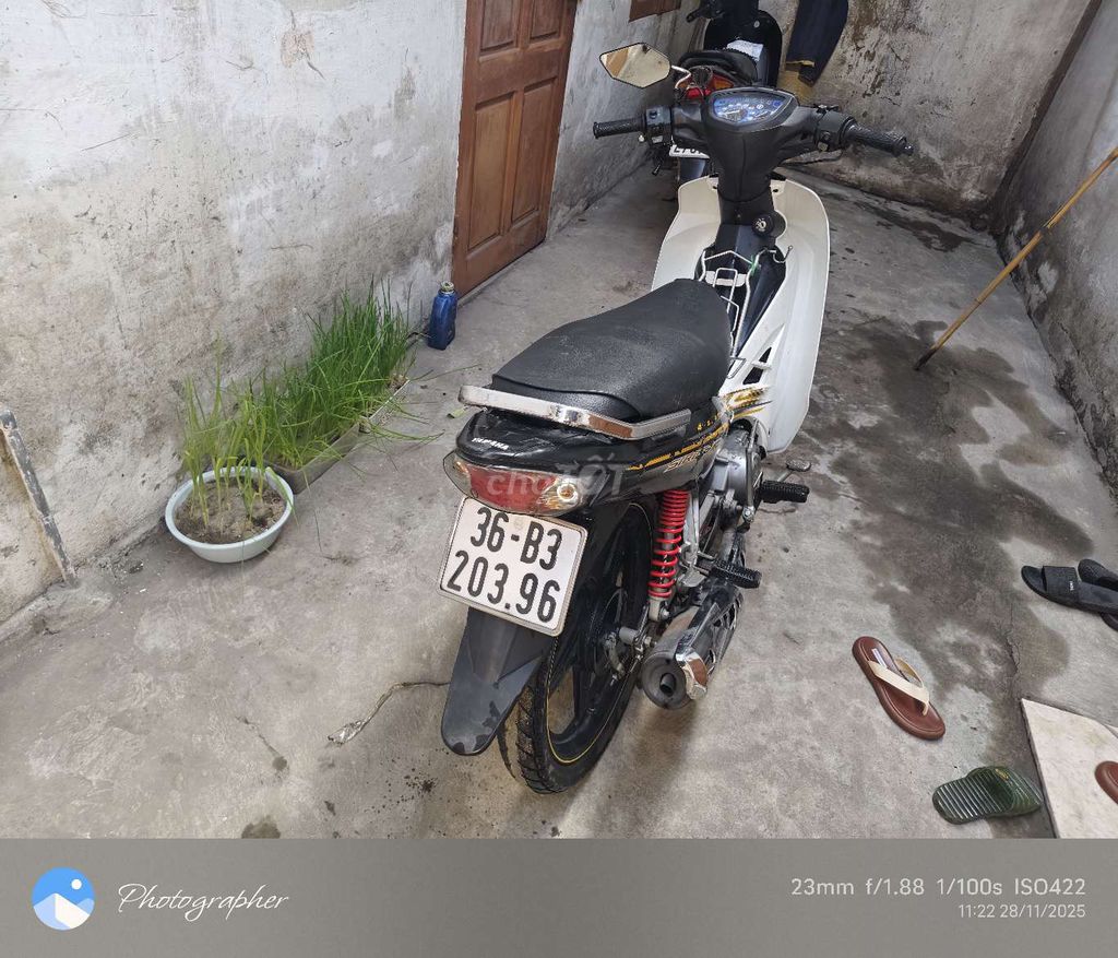 Dư xe nên bán si 2013. Mua bán Xe máy tại Thành phố Vinh Nghệ An được đăng bởi hhh hình 4