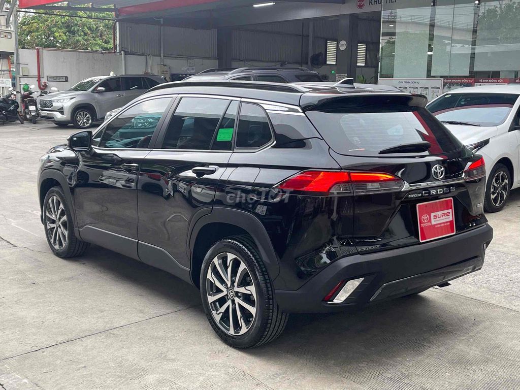 Toyota Corolla Cross 1.8V 2022 — семейный автомобиль от первого владельца
