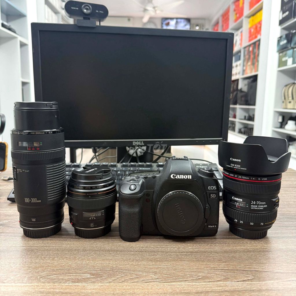 Canon 5D2 & 24-70 F4L & 100-300 & 85 F1.8. Mua bán Máy ảnh, Máy quay tại Quận Thanh Xuân Hà Nội được đăng bởi Máy Ảnh Nguyễn Cường hình 1