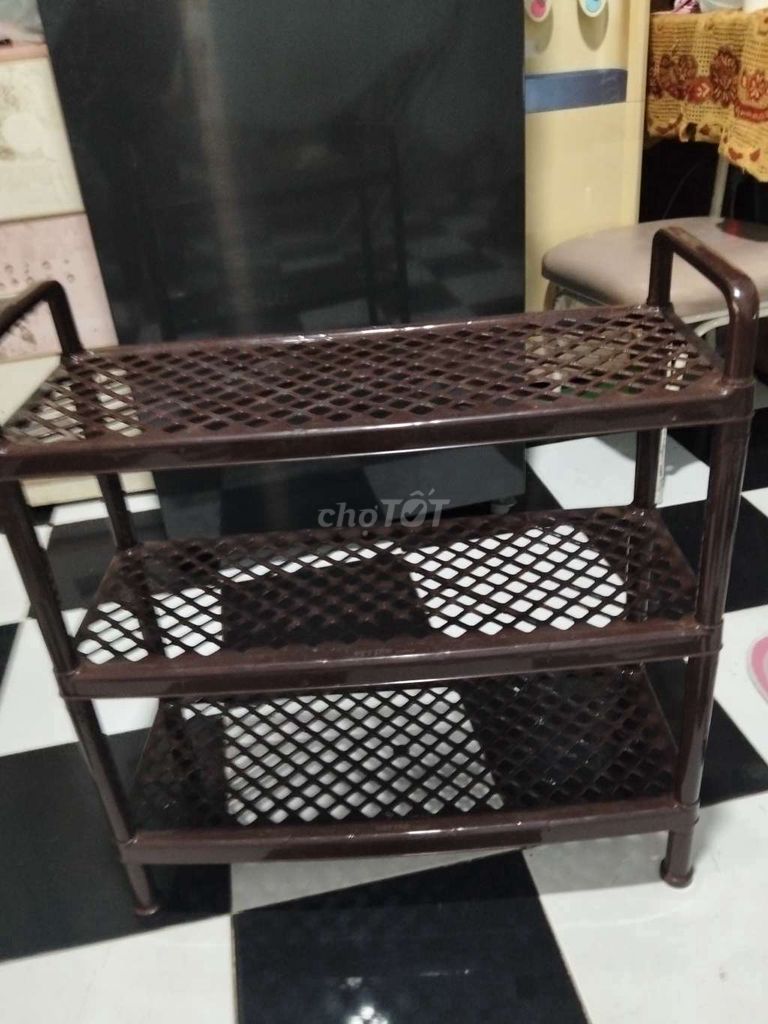 Kệ giày Nhựa Nâu 3 tầng. Mua bán Nội thất, đồ gia dụng khác tại Quận Cẩm Lệ Đà Nẵng được đăng bởi Trâm  hình 1