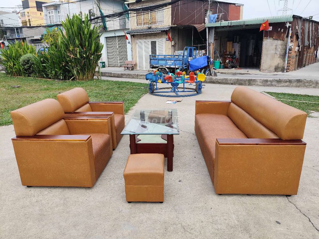 Cần thanh lý mẫu sofa nhật kèm bàn kính lớn