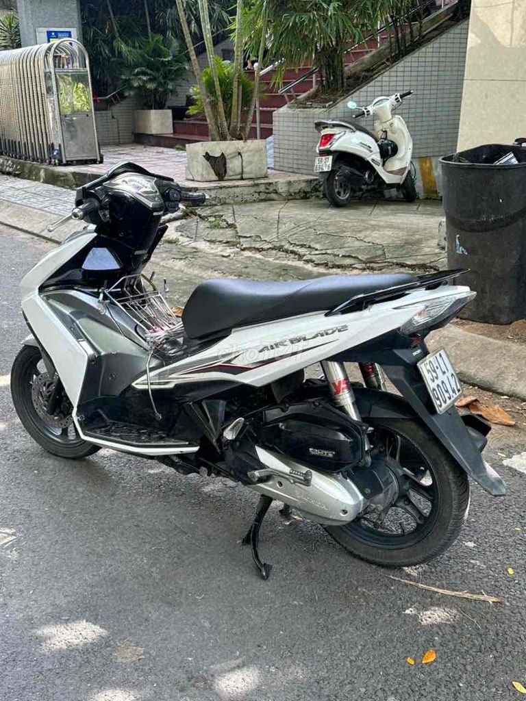 Honda Air Blade 2014 бело-серебристый Хошимин