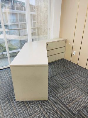 Cần thanh lí 2 bàn góc L mới 95%. Mua bán Bàn ghế tại Quận Gò Vấp Tp Hồ Chí Minh được đăng bởi Nhân