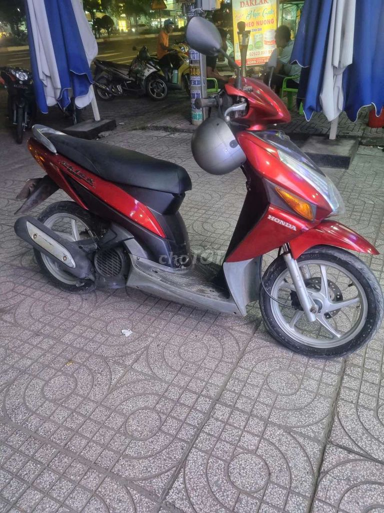 Nhà dư dùng bán bớt xe honda click máy êm. Mua bán Xe máy tại Quận Bình Thạnh Tp Hồ Chí Minh được đăng bởi trúc lê hình 1
