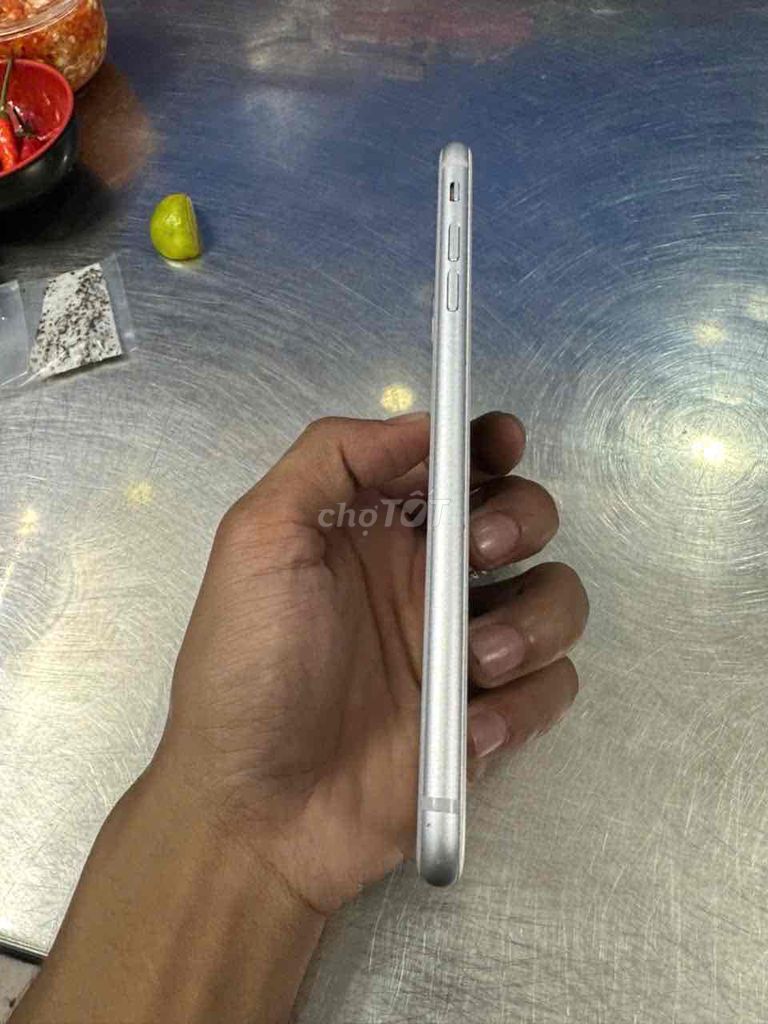 Apple iPhone 8 Plus 64GB Trắng. Mua bán Điện thoại tại Quận 10 Tp Hồ Chí Minh được đăng bởi Nguyễn hữu hải hình 1