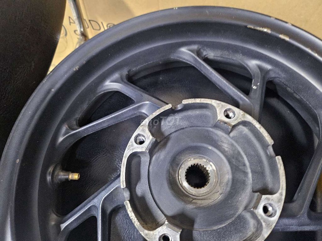 Mâm sau thắng đĩa zin tháo xe VARIO 160 Indonesia. Mua bán Phụ tùng xe tại Quận 1 Tp Hồ Chí Minh được đăng bởi KIM Merchant hình 4