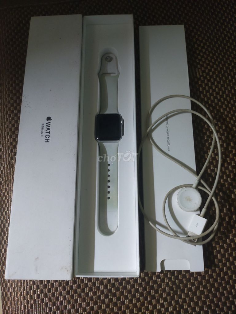 Apple Watch Series 3 38mm Trắng Đã sử dụng. Mua bán Thiết bị đeo thông minh tại Thành phố Huế Thừa Thiên Huế được đăng bởi Văn Tài Nguyễn hình 1