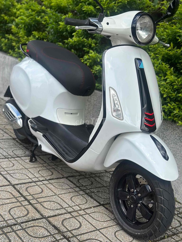 Vespa Primavera 125 3Vie 2014 Trắng Sporty BSTP 9c. Mua bán Xe máy tại Thành phố Thủ Đức Tp Hồ Chí Minh được đăng bởi Xe Máy Sơn Thủ Đức hình 2