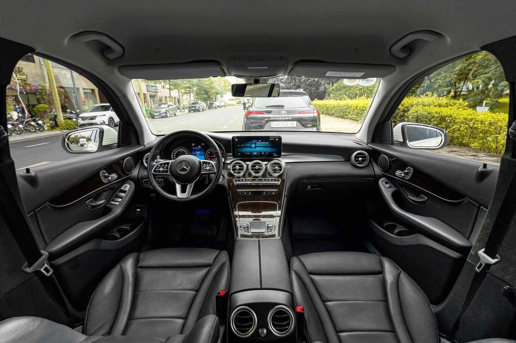 GLC200 (V1) FL 2023 màu trắng cá nhân siêu đẹp. Mua bán Ô tô tại Quận 7 Tp Hồ Chí Minh được đăng bởi Dương Phương hình 10